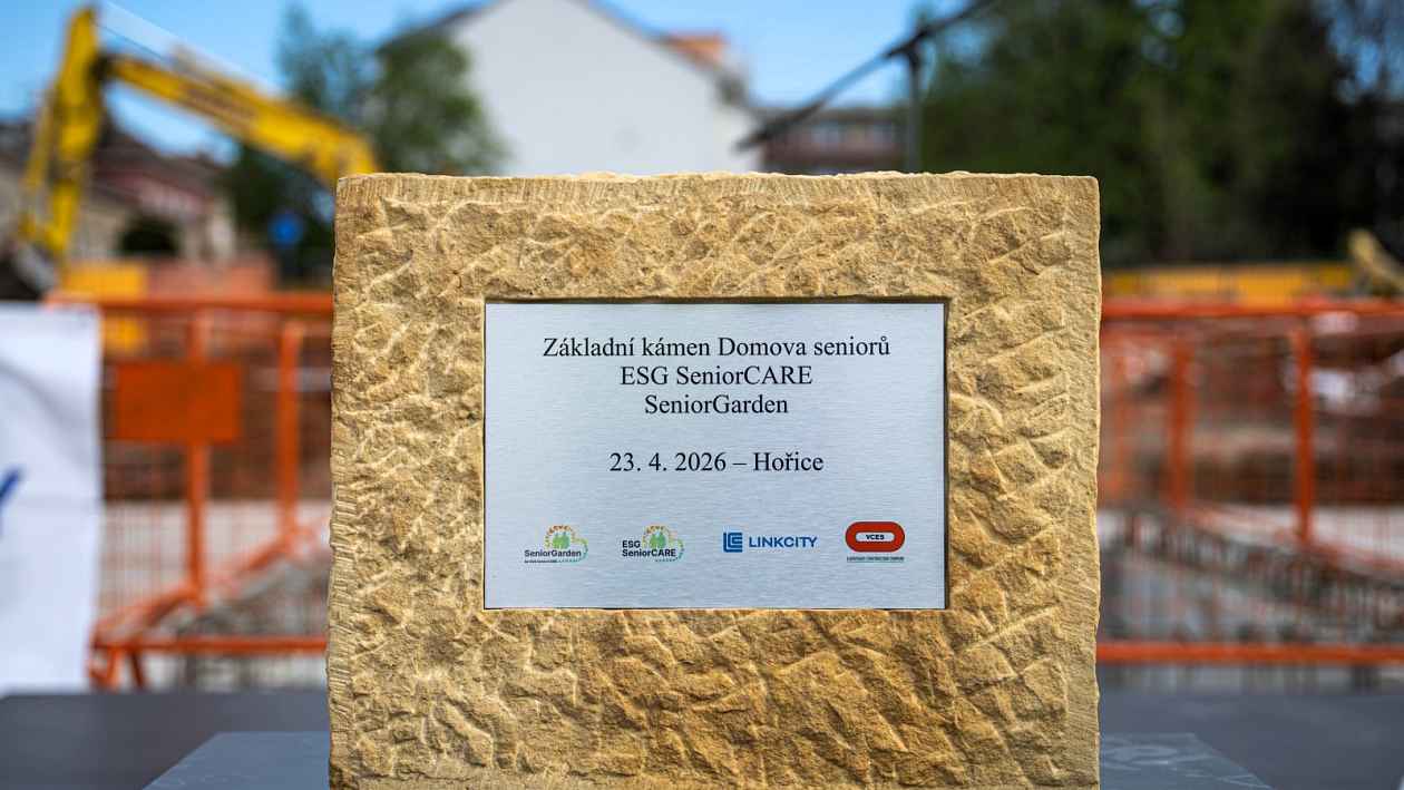Nová pracovní místa i péče pro seniory. Hořice zahájily významnou stavbu